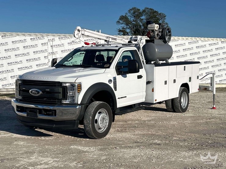 2022-ford-f450-image-2