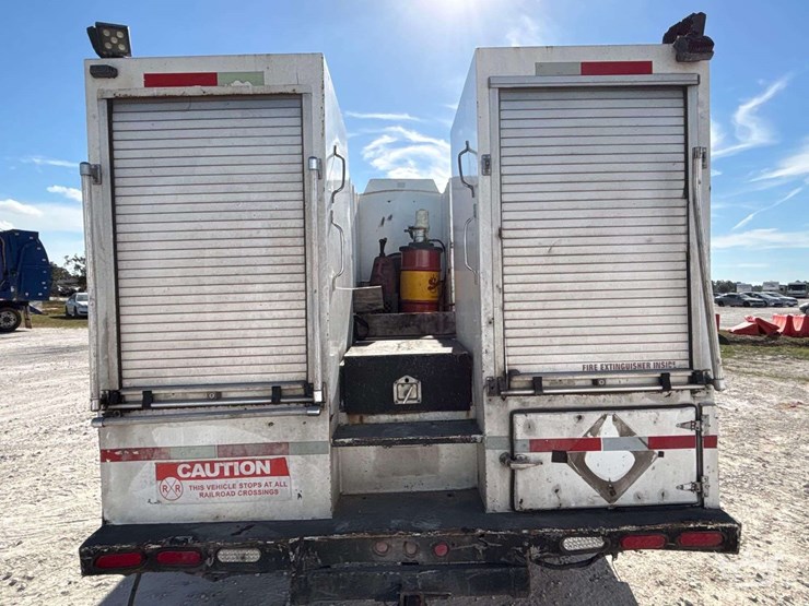 2006-ford-f750-image-29