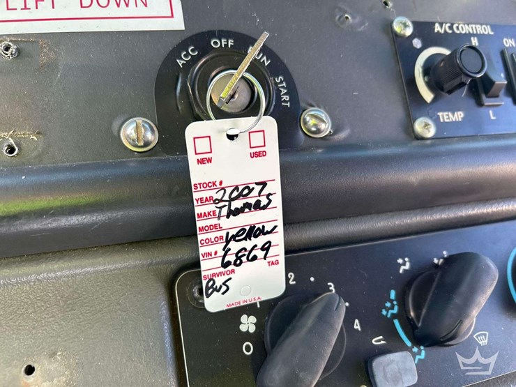 2007-frienghtliner-b2-school-bus-image-25