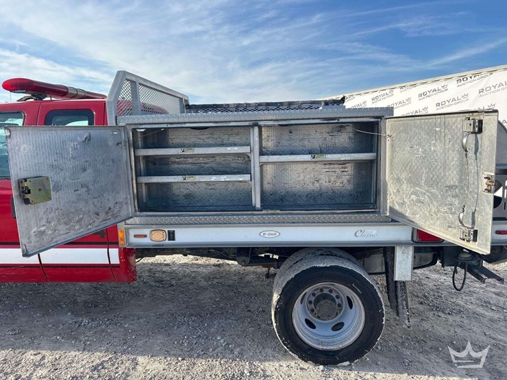 2009-ford-f550-image-19