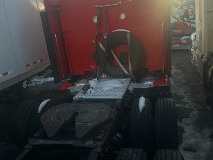 2020-peterbilt-579-image-5