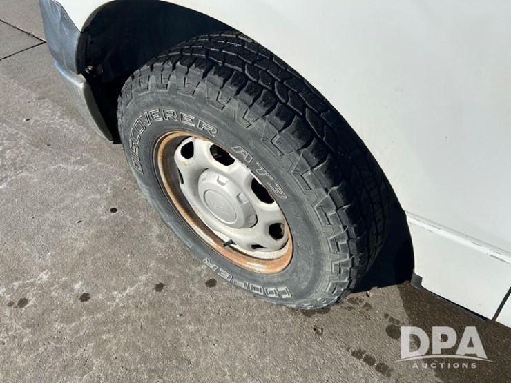 2014-ford-f150-xl-image-15