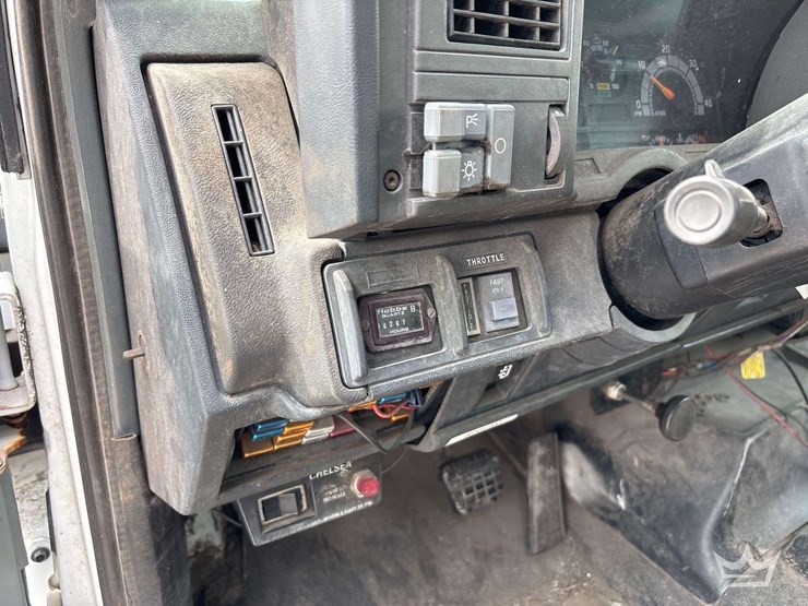 1999-gmc-c7500-s/a-dump-truck-image-22