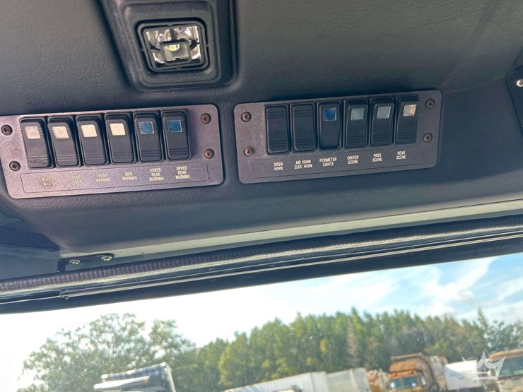 2001-pierce-spartan-model-tilt-pumper-fire-truck-image-11