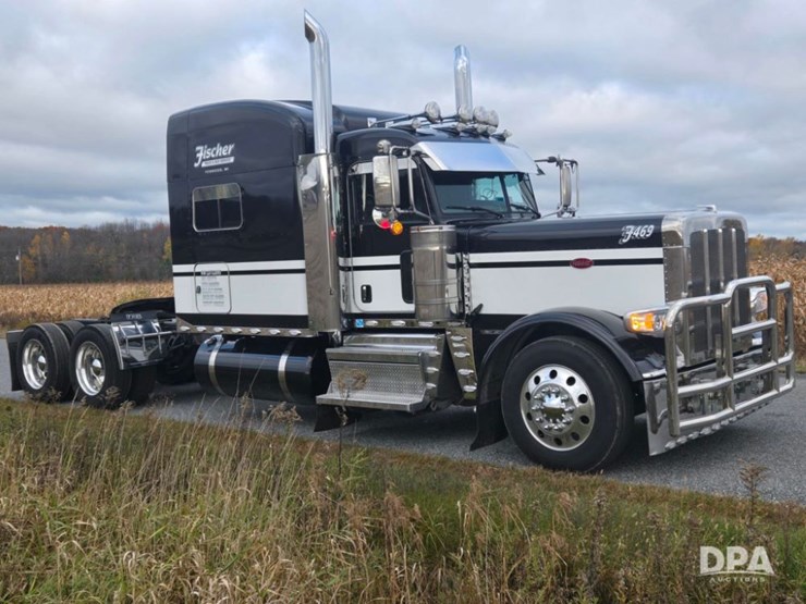 2020-peterbilt-389-image-2