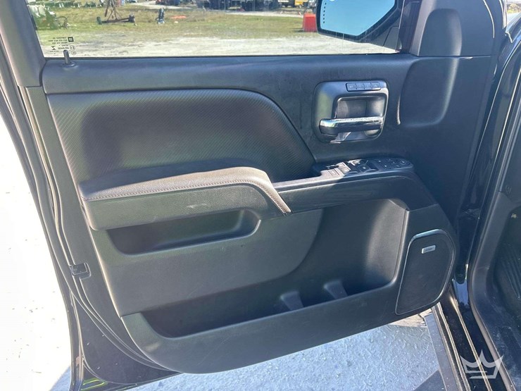 2014-gmc-sierra-slt-4x4-crew-cab-pickup-truck-image-13