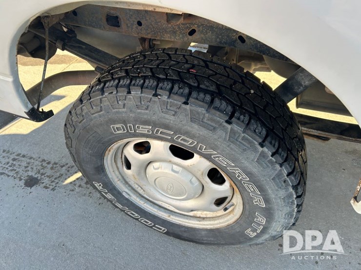 2014-ford-f150-xl-image-22