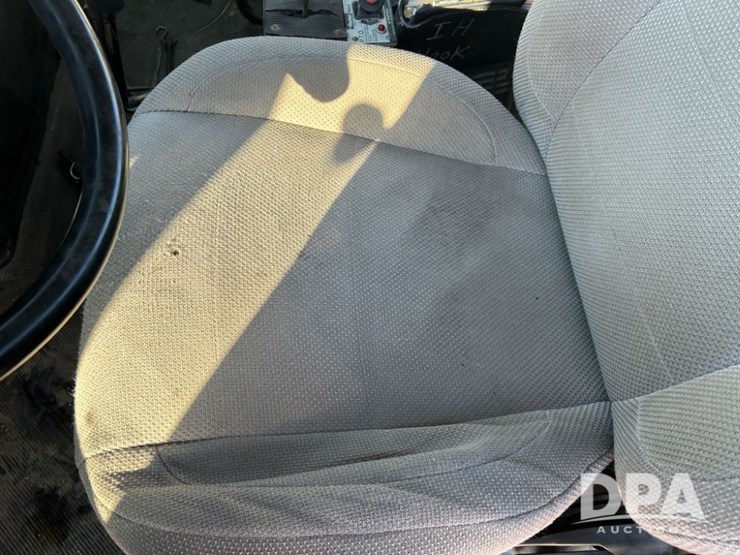 international-7400-image-57