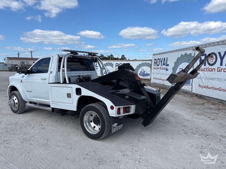 2022-dodge-ram-4500-image-4