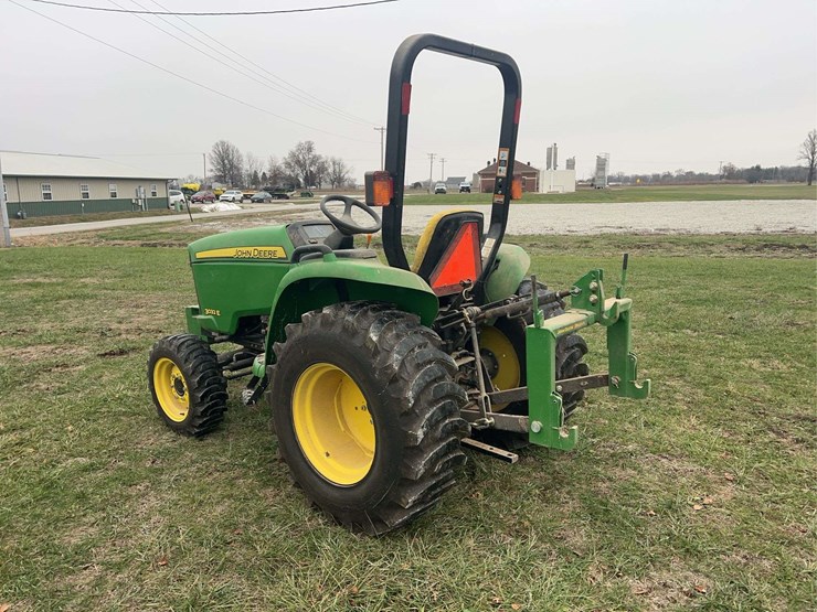 2018-john-deere-3032e-image-7