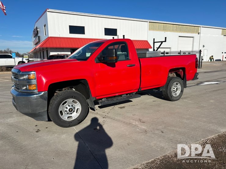 chevrolet-silverado-2500-image-2