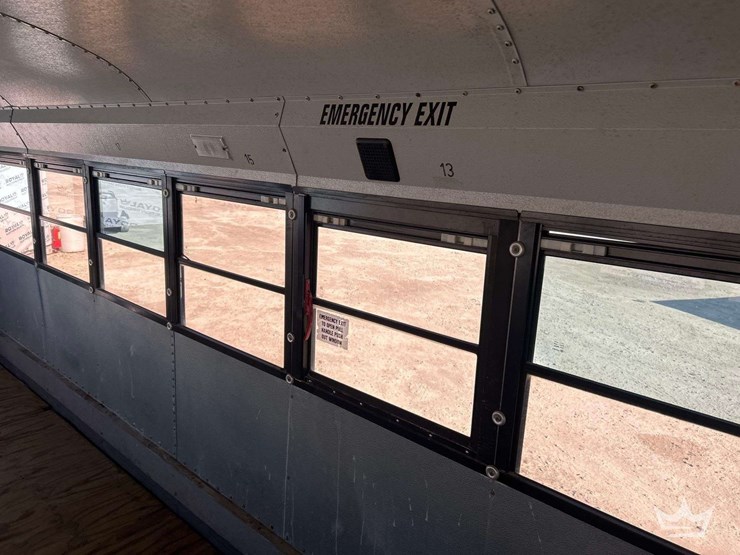 2003-ic-corporation-3000ic-school-bus-image-20