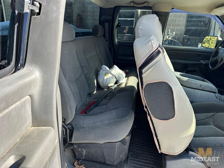 2005-chevrolet-2500hd-image-15