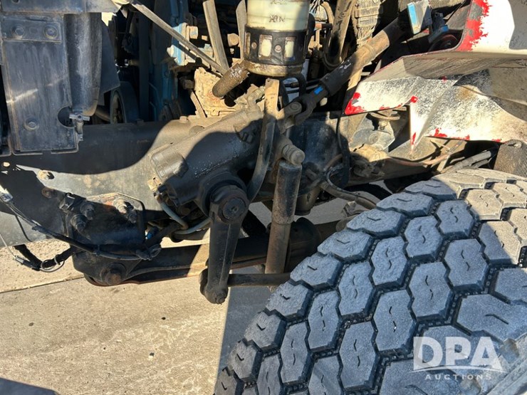 international-7400-image-48