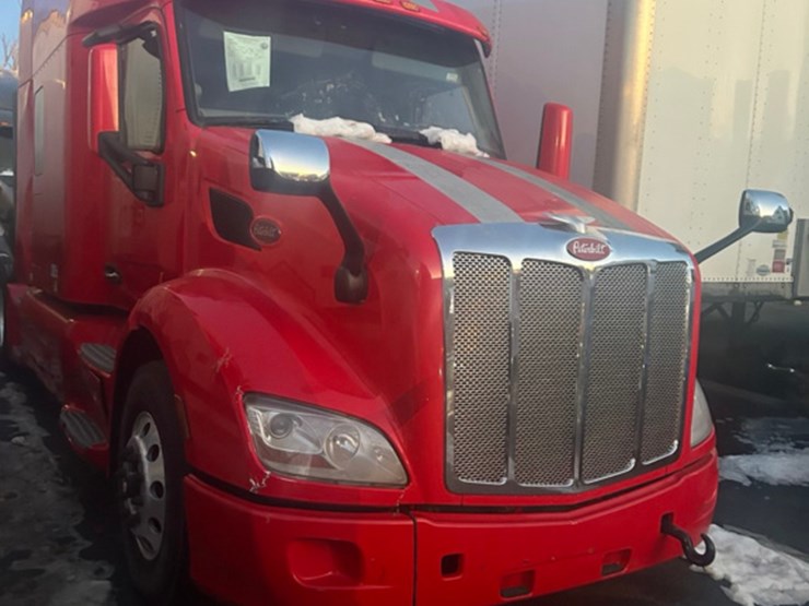 2020-peterbilt-579-image-3