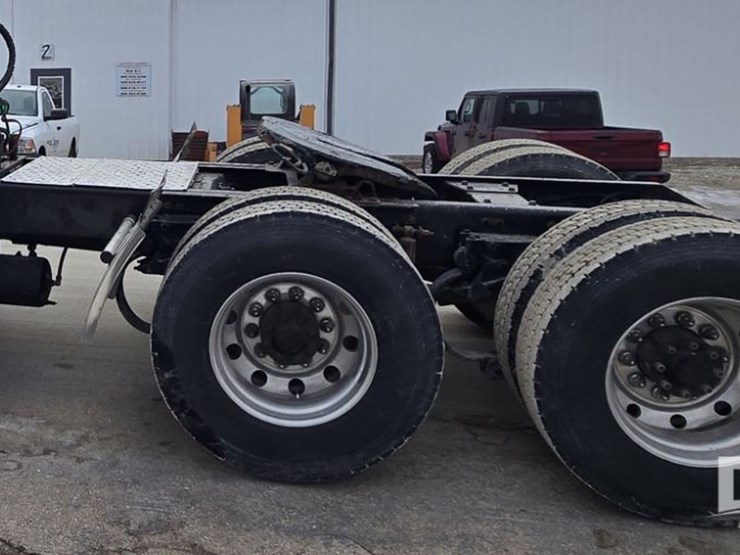 2006-kenworth-w900-image-16