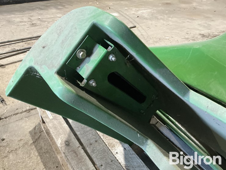 john-deere-s670-poly-snouts-image-10