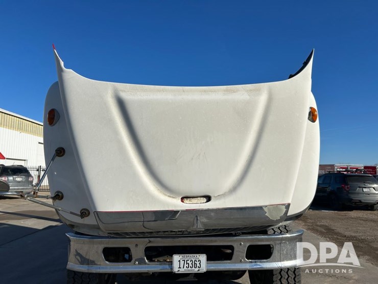 international-7400-image-51