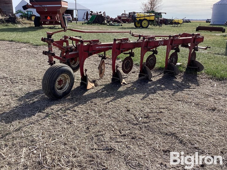 international-720-image-5