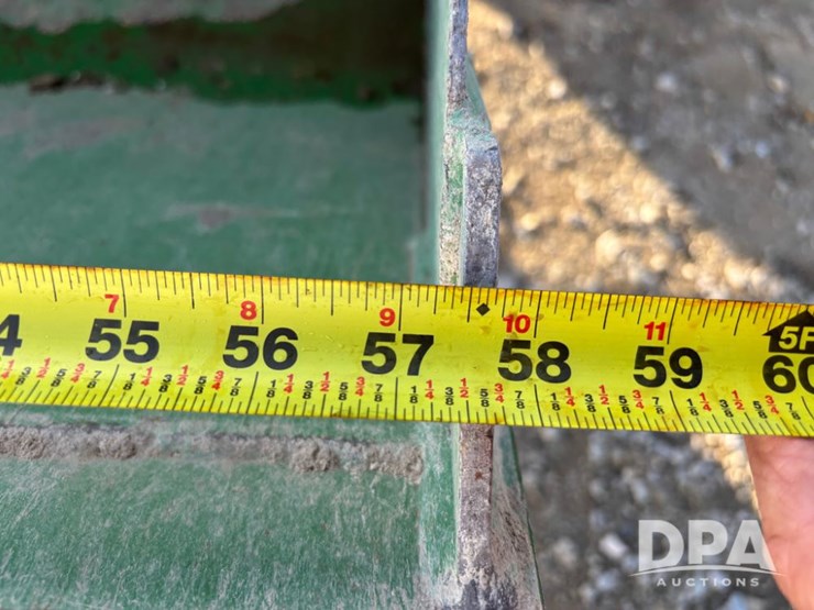 john-deere-2032r-image-40