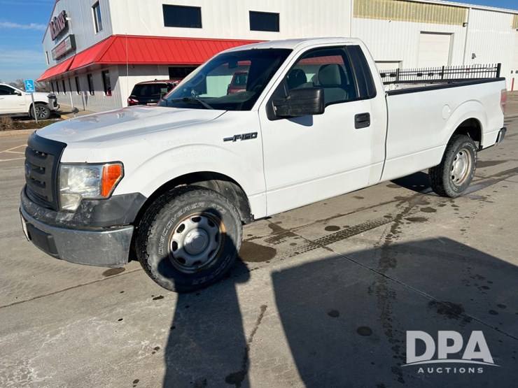 2014-ford-f150-xl-image-2