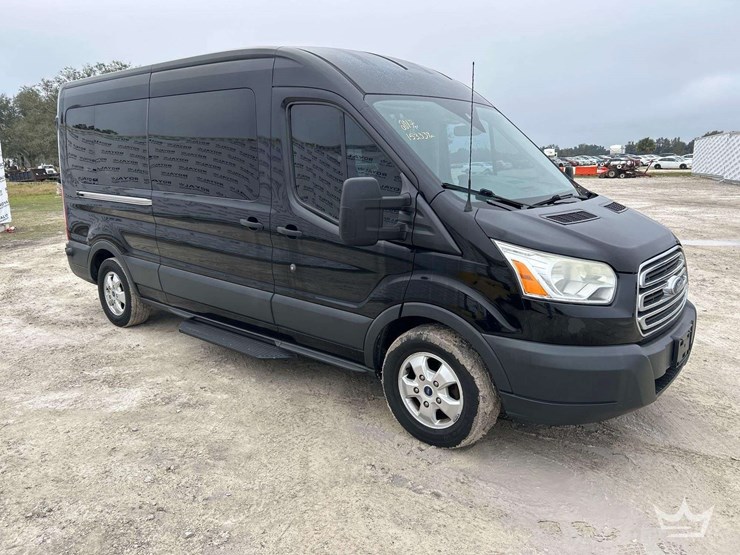 2017-ford-transit-image-2