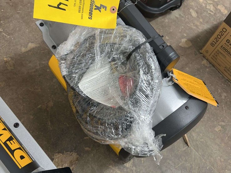 unused-dewalt-propane-68000-btu-heater-image-2