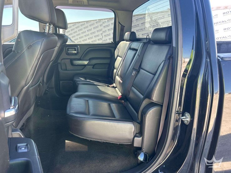 2014-gmc-sierra-slt-4x4-crew-cab-pickup-truck-image-17