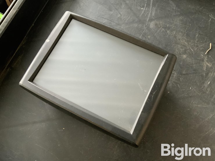 2017-case-cnh-pro-700-display-image-1