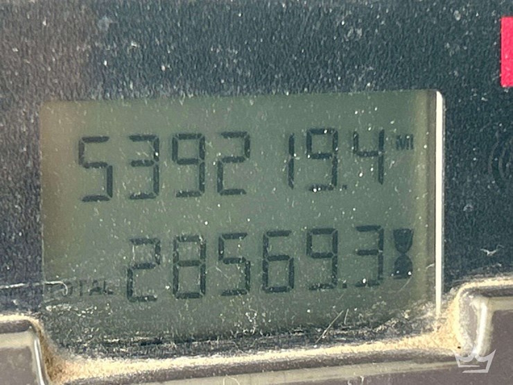 2004-mack-cv713-granite-fuel-and-lube-truck-image-6