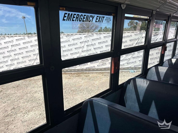 2008-freightliner-b2-image-25