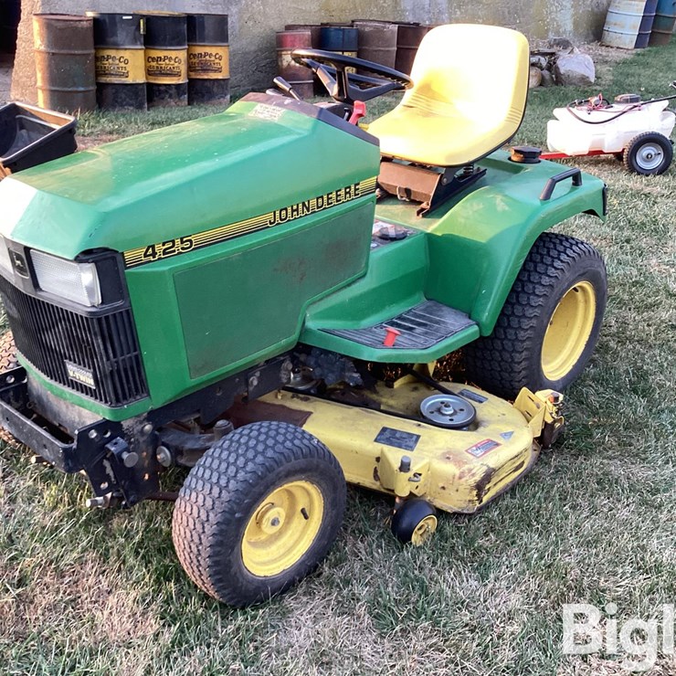 JOHN DEERE 425