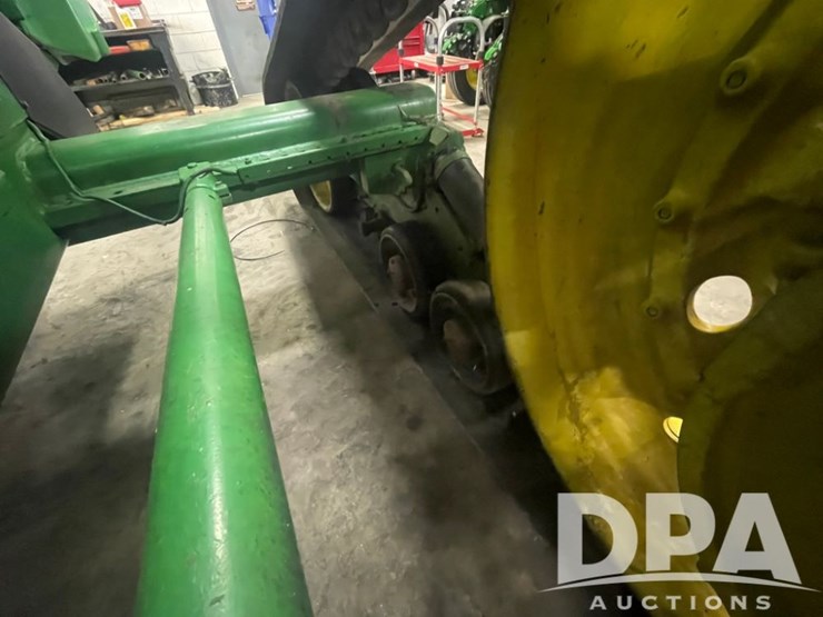 john-deere-8410t-image-23