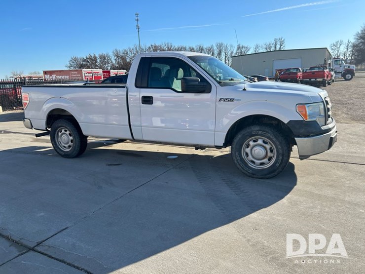 2014-ford-f150-xl-image-10