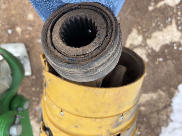 2024-john-deere-15-image-7