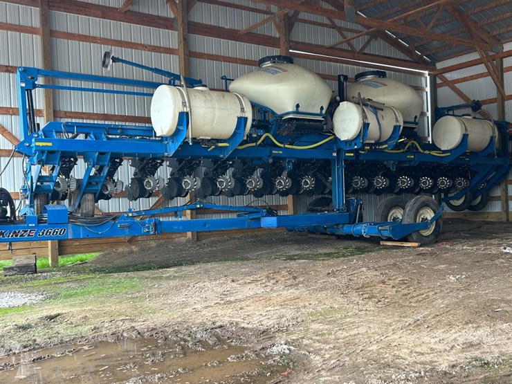 2010-kinze-3660-image-1