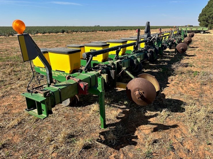 john-deere-1700-image-1