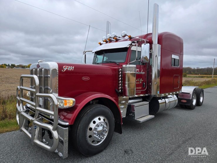 2023-peterbilt-389-image-1