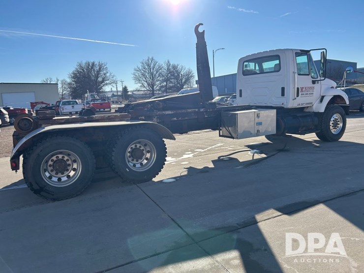 international-7400-image-8