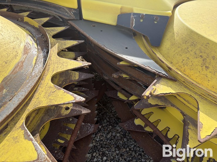 2022-john-deere-772-image-13