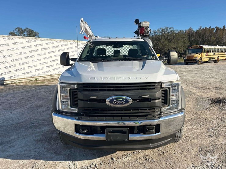 2022-ford-f450-image-32