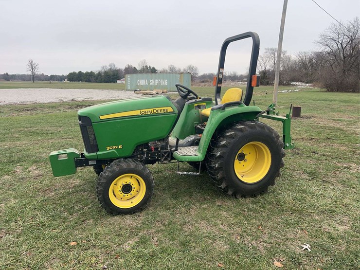 2018-john-deere-3032e-image-1