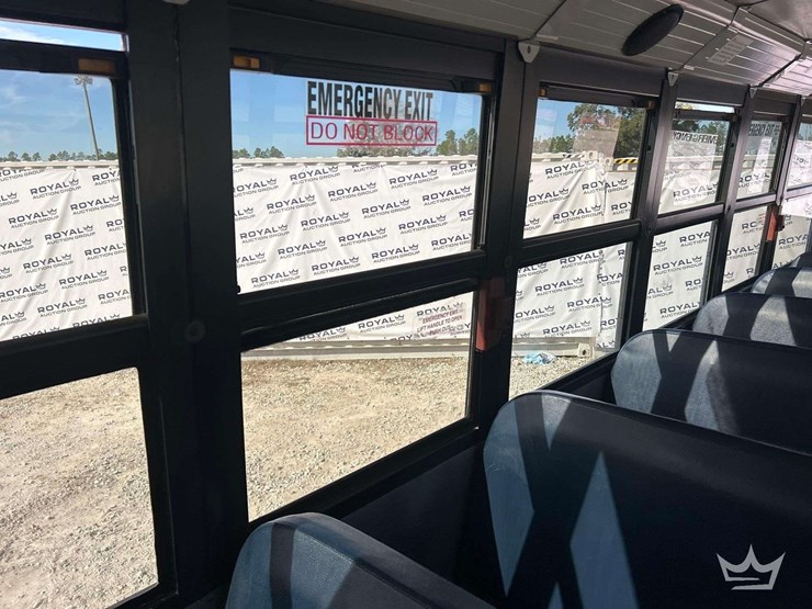 2008-freightliner-b2-image-22