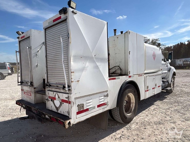 2006-ford-f750-image-3