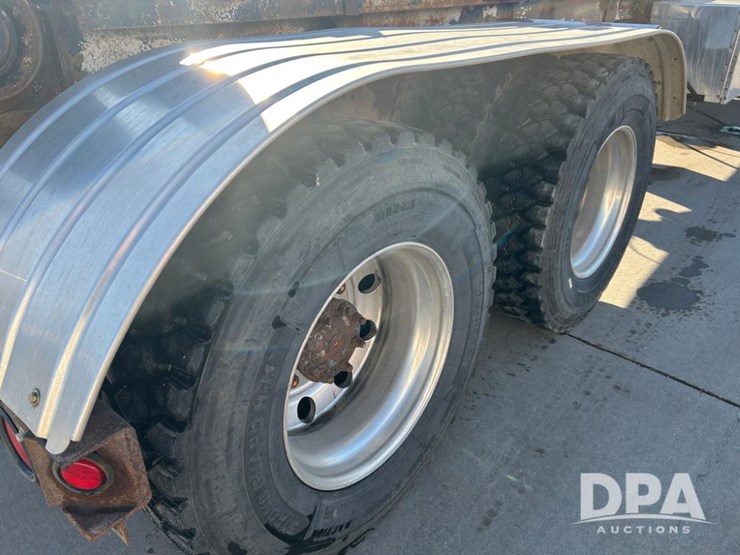 international-7400-image-21