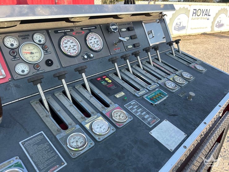 2004-pierce-tilt-crew-cab-pumper-fire-truck-image-36