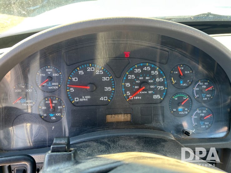 international-7400-image-68