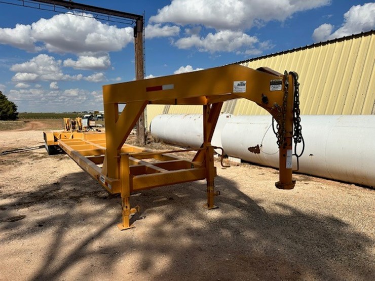 tensas-gooseneck-equipment-trailer-image-1