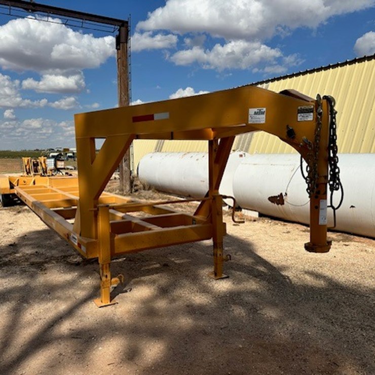 TENSAS GOOSENECK EQUIPMENT TRAILER