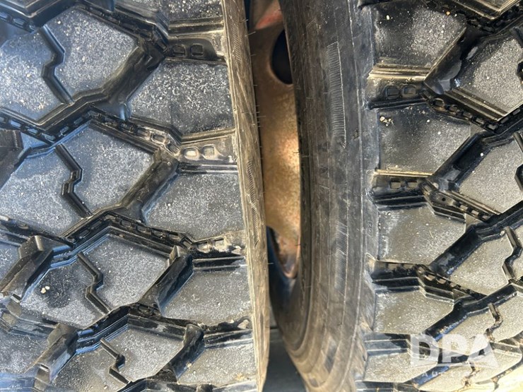 international-7400-image-25